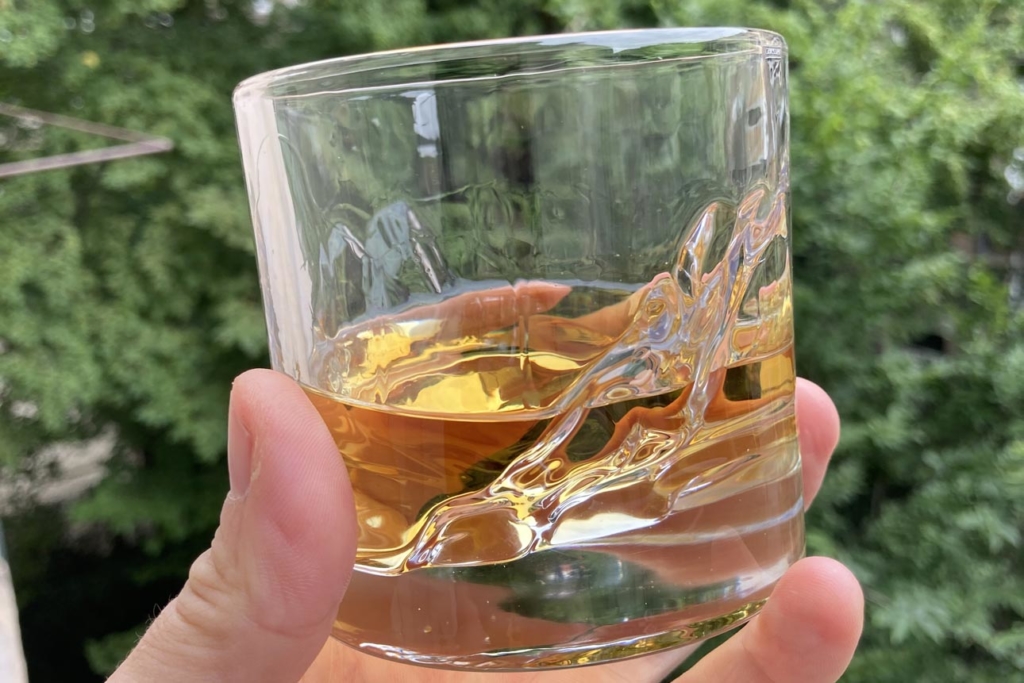 Eine Handbreit Kilbeggan in einem Lytton Mountain Whiskyglas (Foto: Whiskywelt.net)