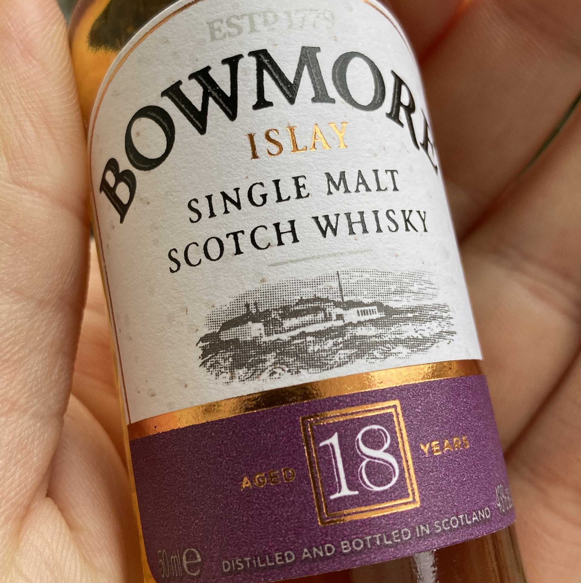 Unser Whisky des Monats Januar 2021 - der Bowmore 18 Jahre.
