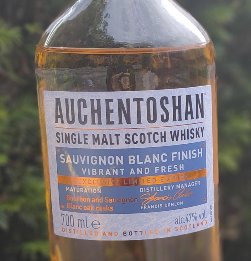 Unser Whisky des Monats August 2021: der Auchentoshan Sauvignon Blanc Finish.