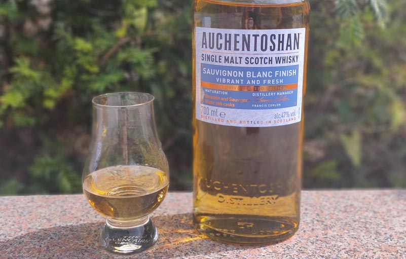 Der Auchentoshan Sauvignon Blanc Finish im Glencairn Glass.