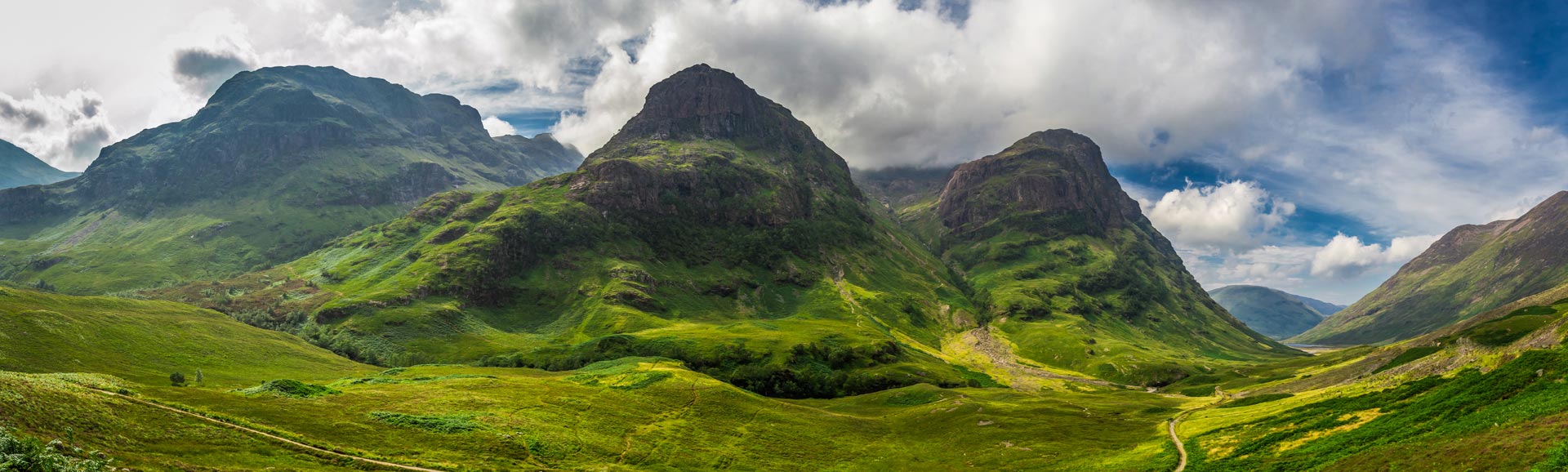 Panoramablick auf die schottischen Highlands.