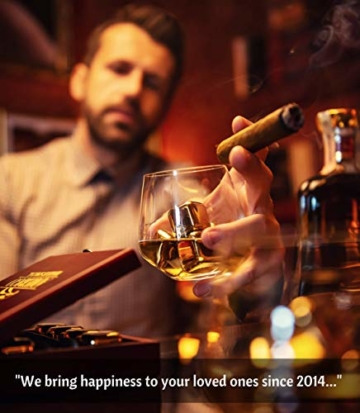 Gold Edelstahl Whisky Steine Geschenkset in der Wunderschöner Holzkiste - Hohe Kühltechnologie - 8 Whisky Eiswürfel Wiederverwendbar - Edelstahl Eiswürfel - Geschenk für Männer - Whiskey Zubehör - 3