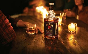 Jim Beam Black Label Kentucky Straight Bourbon Whiskey (1 x 0.7 l) - 3