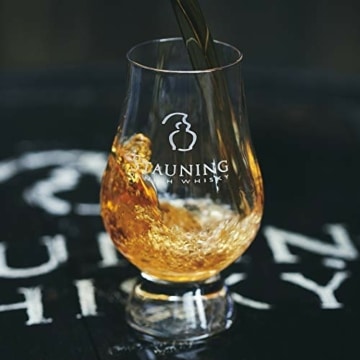 Stauning KAOS Triple Malt Whisky - Dänischer Whisky - Bodenvermälztes Getreide - Direkt befeuert in kleinen Pot-Stills destilliert - 3 Jahre - 46% Vol. - 1 x 0,7 L - 6